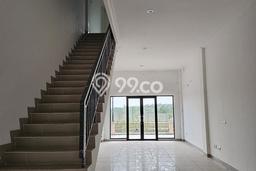 Ruko Dijual di Jakarta Utara LT 67m2 & LB 202m2 Lokasi Terbaik! Ruko Dijual di Jakarta Utara LT 67m2 & LB 202m2 Lokasi Terbaik!