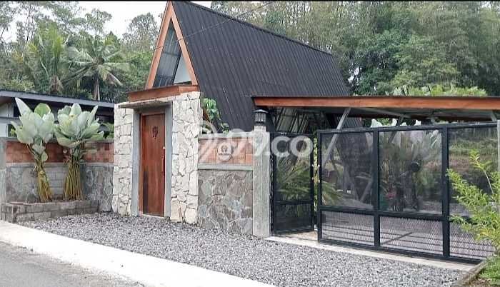 DIJUAL CEPAT! Rumah Ready Stock Area Strategis Pakem, Luas 683m2m² Bangunan 400m2m² DIJUAL CEPAT! Rumah Ready Stock Area Strategis Pakem, Luas 683m2m² Bangunan 400m2m²