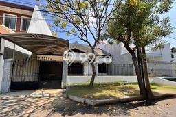 Rumah Luxury Modern Tanpa Renovasi di Kedung Baruk Surabaya Rumah Luxury Modern Tanpa Renovasi di Kedung Baruk Surabaya