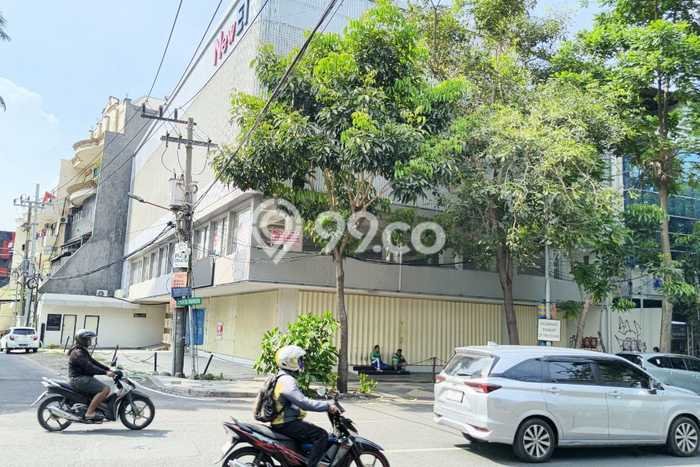 Area Ramai! Kantor Dijual di Genteng untuk Bisnis Luas Bangunan 2500m2 Area Ramai! Kantor Dijual di Genteng untuk Bisnis Luas Bangunan 2500m2