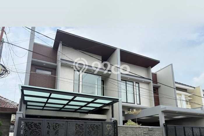 Rumah Eksklusif Dijual LT 150m2 di Mulyorejo, Surabaya Rumah Eksklusif Dijual LT 150m2 di Mulyorejo, Surabaya