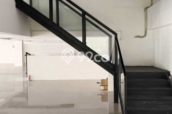 Area Ramai! Kantor Dijual di Genteng untuk Bisnis Luas Bangunan 2500m2 Area Ramai! Kantor Dijual di Genteng untuk Bisnis Luas Bangunan 2500m2
