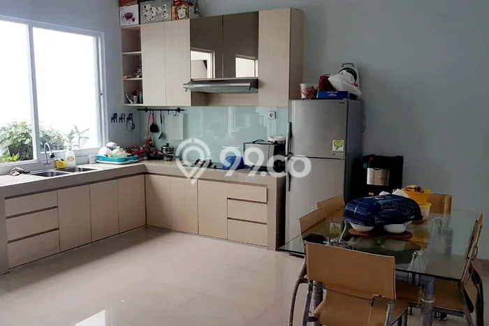 Jual Rumah Mewah Elegan Dengan View Eksklusif di Taman Surya, Jakarta Barat Jual Rumah Mewah Elegan Dengan View Eksklusif di Taman Surya, Jakarta Barat