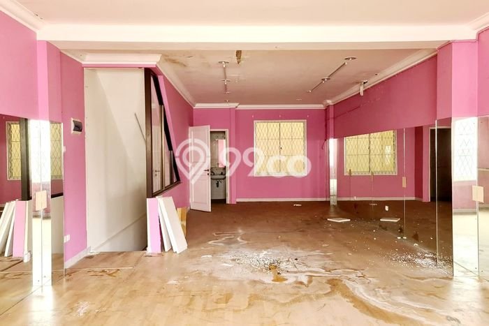 LOKASI TERBAIK! Ruko di Pantai Indah Kapuk, Luas 200m², Akses Utama LOKASI TERBAIK! Ruko di Pantai Indah Kapuk, Luas 200m², Akses Utama