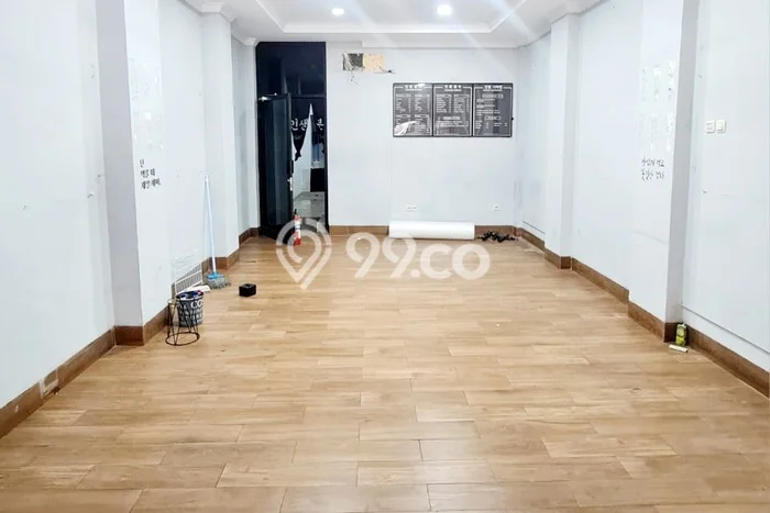 For Rent Ruko Kawasan Strategis Kawasan Tambora, Luas 200m², Siap Operasi For Rent Ruko Kawasan Strategis Kawasan Tambora, Luas 200m², Siap Operasi