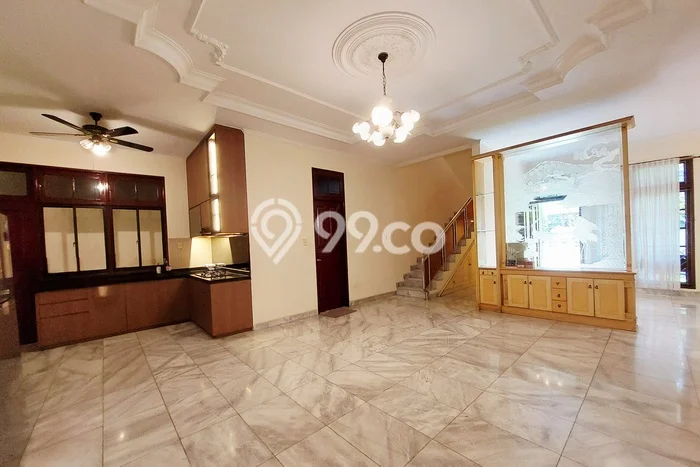 Jarang Ada! Rumah Sewa 5 Kamar Bagus Siap Huni Intercon Jarang Ada! Rumah Sewa 5 Kamar Bagus Siap Huni Intercon