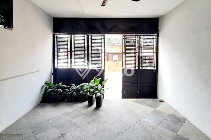 For Rent Ruko Kawasan Strategis Kawasan Tambora, Luas 200m², Siap Operasi For Rent Ruko Kawasan Strategis Kawasan Tambora, Luas 200m², Siap Operasi