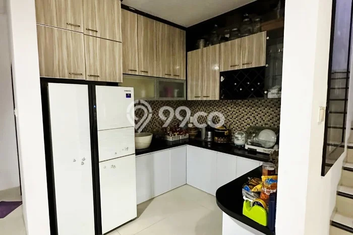 Rumah Elit LB 260m2 Siap Huni Desain Elegan di Puri Indah, Jakarta Barat Rumah Elit LB 260m2 Siap Huni Desain Elegan di Puri Indah, Jakarta Barat