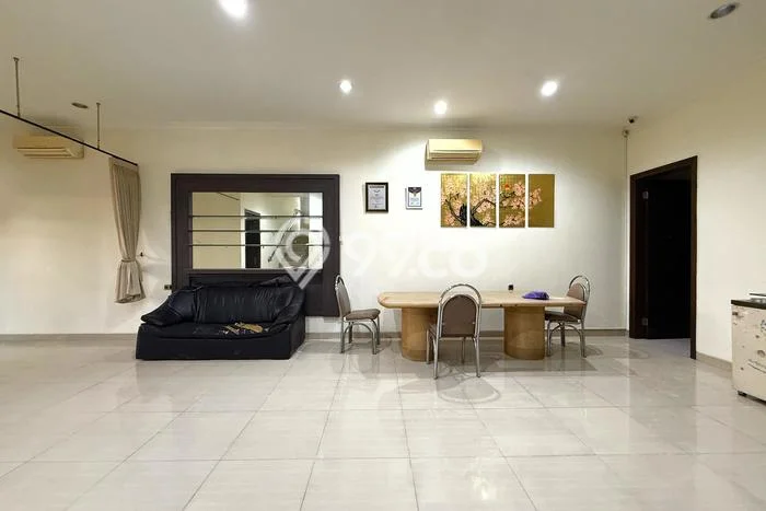 LISTING BARU! Rumah kawasan Tanjung Duren, Siap Huni, 9 KT, Akses Tanjung Duren, Jakarta Barat, Jakarta Barat, Luas 300m2m² LB 400m2m² LISTING BARU! Rumah kawasan Tanjung Duren, Siap Huni, 9 KT, Akses Tanjung Duren, Jakarta Barat, Jakarta Barat, Luas 300m2m² LB 400m2m²