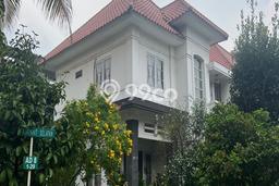 Dijual Rumah Luas Megah Dengan View Eksklusif di Gading Serpong, Tangerang Dijual Rumah Luas Megah Dengan View Eksklusif di Gading Serpong, Tangerang