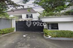 Ready to Use! Luxury House LT 1487m2 Desain Elegan di Kemang Ready to Use! Luxury House LT 1487m2 Desain Elegan di Kemang