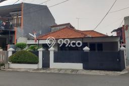 Rumah Luas Asri 3 KT Siap Pakai di Pondok Kelapa Jakarta Timur Rumah Luas Asri 3 KT Siap Pakai di Pondok Kelapa Jakarta Timur