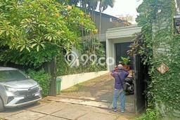 Siap Huni Rumah Mewah 5 Kamar di Tebet Dekat ke Mana Pun Siap Huni Rumah Mewah 5 Kamar di Tebet Dekat ke Mana Pun