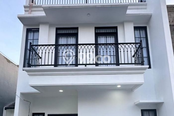 For Sale Rumah 3 Kamar Lokasi Ideal Bagus dan Strategis di Ciracas For Sale Rumah 3 Kamar Lokasi Ideal Bagus dan Strategis di Ciracas