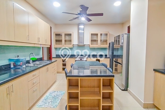 Apartemen Disewakan 4 Kamar Hemat Siap Huni di Jakarta Selatan, Luas 303m2 Apartemen Disewakan 4 Kamar Hemat Siap Huni di Jakarta Selatan, Luas 303m2