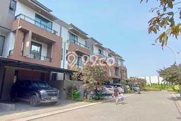 LISTING BARU! Rumah Premium area BSD Eminent, Luas 136m² LB 235m² LISTING BARU! Rumah Premium area BSD Eminent, Luas 136m² LB 235m²