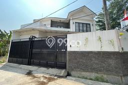 Rumah Kawasan BSD, Luas 179m², Bangunan 370m² Rumah Kawasan BSD, Luas 179m², Bangunan 370m²