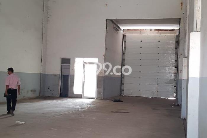 LOKASI STRATEGIS! Gudang For Rent di , Luas 270m2m², Kawasan Ramai LOKASI STRATEGIS! Gudang For Rent di , Luas 270m2m², Kawasan Ramai