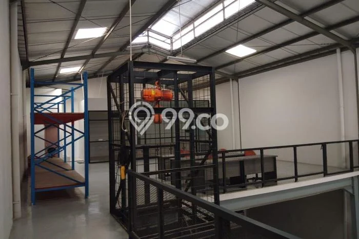 Gudang untuk Disewa di Pusat Bekasi Luas Bangunan 300m2 Gudang untuk Disewa di Pusat Bekasi Luas Bangunan 300m2