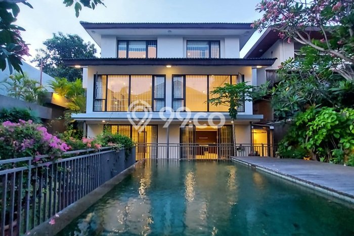 Rumah Modern Disewakan di Kebayoran Baru Jakarta Selatan Area Sangat Strategis Rumah Modern Disewakan di Kebayoran Baru Jakarta Selatan Area Sangat Strategis