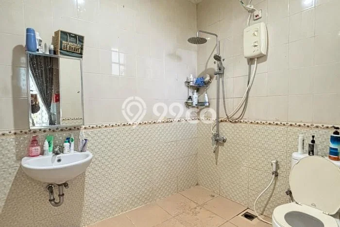 Rumah Elit LB 220m2 Siap Pakai Desain Elegan di Grand Wisata, Bekasi Rumah Elit LB 220m2 Siap Pakai Desain Elegan di Grand Wisata, Bekasi