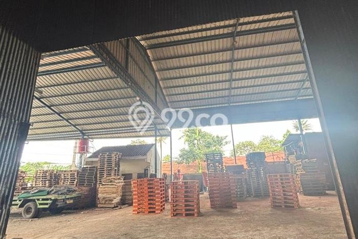 Area Ramai! Gudang Dijual di Mustikajaya untuk Bisnis Luas Bangunan 1000m2 Area Ramai! Gudang Dijual di Mustikajaya untuk Bisnis Luas Bangunan 1000m2