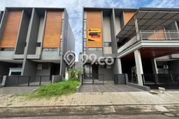Ruko Disewa di Bekasi dengan LB 80m2 Area Komersial Ramai Ruko Disewa di Bekasi dengan LB 80m2 Area Komersial Ramai