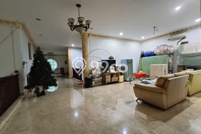 Hunian Mewah LB 600m2 Siap Huni Desain Elegan di Sunter, Jakarta Utara Hunian Mewah LB 600m2 Siap Huni Desain Elegan di Sunter, Jakarta Utara