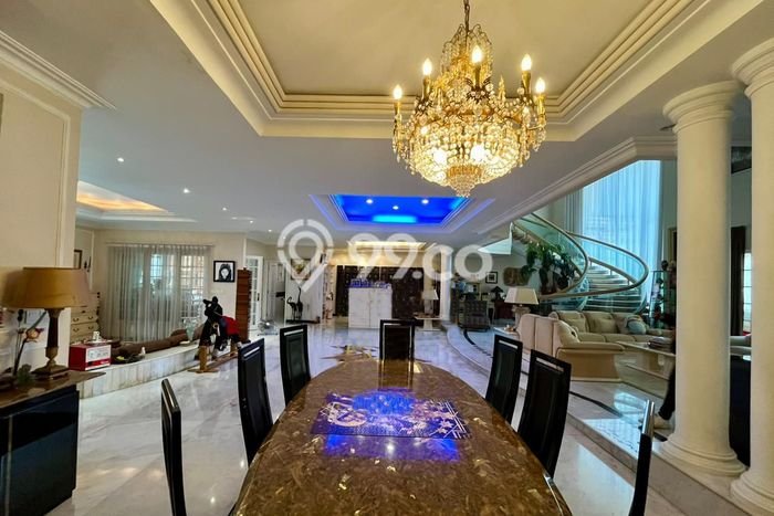 Dijual Rumah Luas Elegan Dengan View Eksklusif di Mega Kuningan, Jakarta Selatan Dijual Rumah Luas Elegan Dengan View Eksklusif di Mega Kuningan, Jakarta Selatan