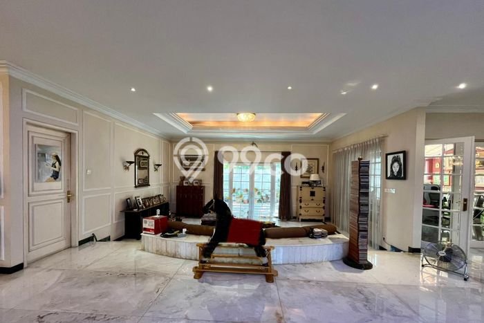 Dijual Rumah Luas Elegan Dengan View Eksklusif di Mega Kuningan, Jakarta Selatan Dijual Rumah Luas Elegan Dengan View Eksklusif di Mega Kuningan, Jakarta Selatan