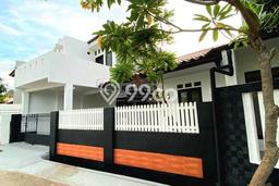 Rumah Modern Minimalis 4 Kamar Bisa Langsung Pindah di Ciledug Rumah Modern Minimalis 4 Kamar Bisa Langsung Pindah di Ciledug