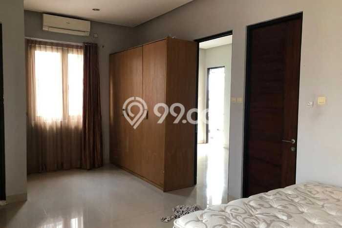 Disewakan Rumah Murah di Pondok Ranji Tangerang Selatan dengan 5 Kamar Tidur Disewakan Rumah Murah di Pondok Ranji Tangerang Selatan dengan 5 Kamar Tidur