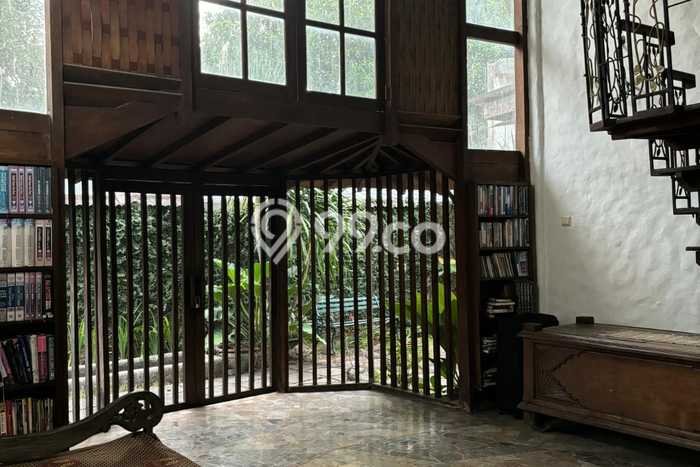 DIJUAL CEPAT! Rumah Siap Huni Lokasi Premium Rempoa, LT 300m² LB 175m² DIJUAL CEPAT! Rumah Siap Huni Lokasi Premium Rempoa, LT 300m² LB 175m²