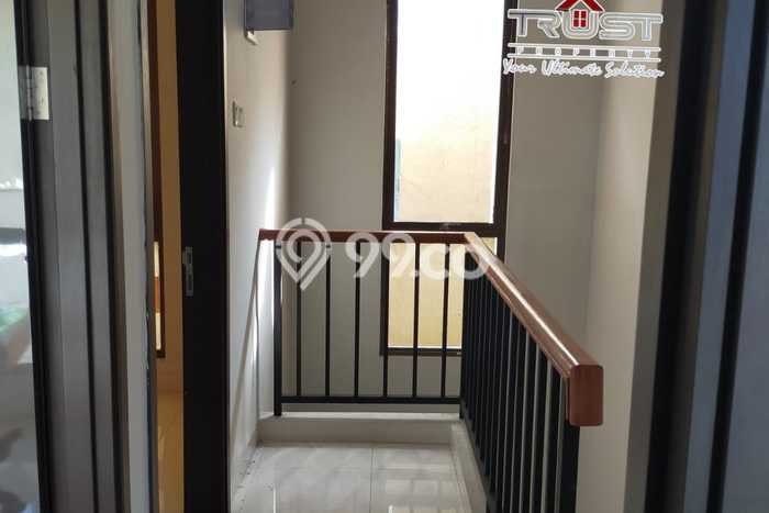 For Sale Hunian Rumah Terawat 2 Kamar di Graha Raya Bintaro, Tangerang Selatan For Sale Hunian Rumah Terawat 2 Kamar di Graha Raya Bintaro, Tangerang Selatan
