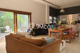 Hunian Elit LB 597m2 Siap Huni Desain Elegan di Bintaro, Tangerang Selatan Hunian Elit LB 597m2 Siap Huni Desain Elegan di Bintaro, Tangerang Selatan