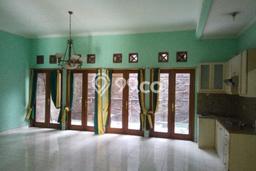 Rumah di Buah Batu, Akses ke Fasilitas, 5 KT, LT 180m² LB 200m² Rumah di Buah Batu, Akses ke Fasilitas, 5 KT, LT 180m² LB 200m²