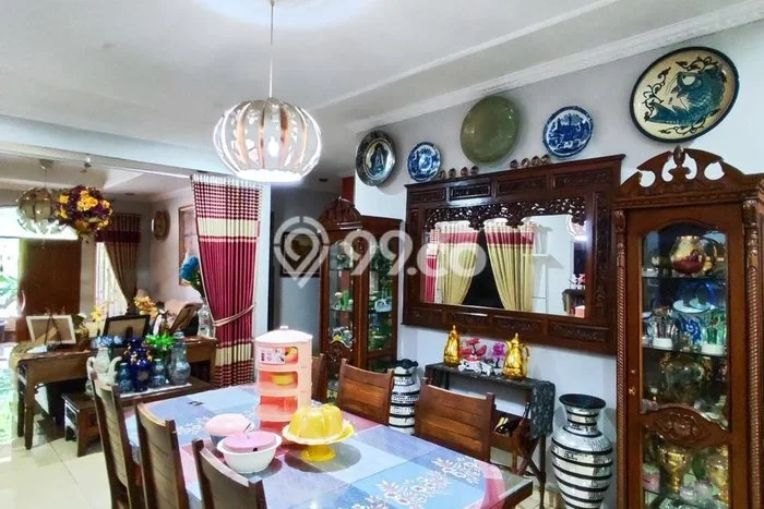 Jual Rumah Luas Elegan Dengan View Cantik di Jatiwaringin, Bekasi Jual Rumah Luas Elegan Dengan View Cantik di Jatiwaringin, Bekasi