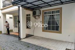 Lokasi terbaik! Rumah siap pakai disewakan di Karawaci LB 250m2 Lokasi terbaik! Rumah siap pakai disewakan di Karawaci LB 250m2