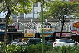 Ruko Dijual di Prime Area Jakarta Barat Luas 220m2 Ruko Dijual di Prime Area Jakarta Barat Luas 220m2