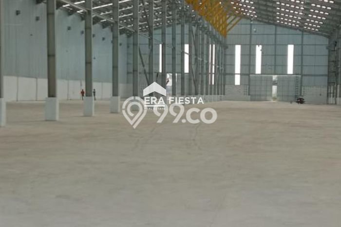 Gudang Disewa di Tangerang dengan LB 4800m2 Area Komersial Ramai Gudang Disewa di Tangerang dengan LB 4800m2 Area Komersial Ramai