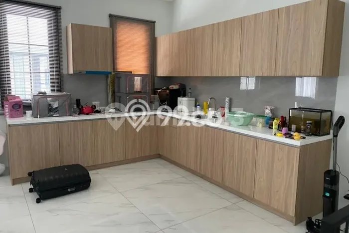 Rumah sewa siap pakai 5 KT di Alam Sutera, Tangerang Rumah sewa siap pakai 5 KT di Alam Sutera, Tangerang