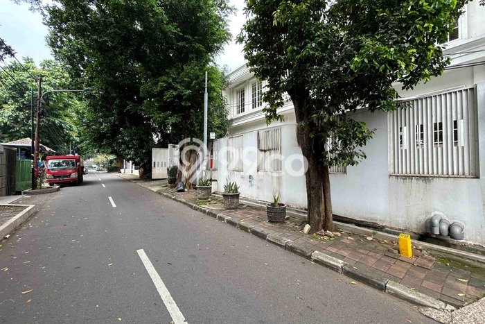 Disewakan! Rumah 6 Kamar Tidur &
6 Kamar Mandi di Otista, Jakarta Timur Disewakan! Rumah 6 Kamar Tidur &
6 Kamar Mandi di Otista, Jakarta Timur