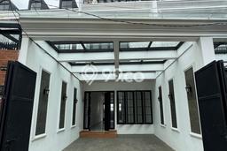 Jual Rumah Mewah Elegan Dengan View Eksklusif di Bintaro, Jakarta Selatan Jual Rumah Mewah Elegan Dengan View Eksklusif di Bintaro, Jakarta Selatan