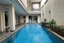 Ready to Use! Luxury House LT 407m2 Desain Modern di Pondok Indah Ready to Use! Luxury House LT 407m2 Desain Modern di Pondok Indah