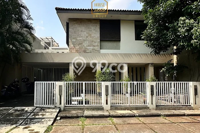 Rumah Bagus Disewakan di Kuningan, Jakarta Selatan LT 650m2, LB 400m2 Rumah Bagus Disewakan di Kuningan, Jakarta Selatan LT 650m2, LB 400m2