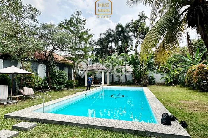 Hunian Modern Untuk Disewakan di Kemang Jakarta Selatan 5 KT & 3 KM Hunian Modern Untuk Disewakan di Kemang Jakarta Selatan 5 KT & 3 KM