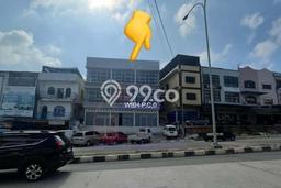 KEUNTUNGAN BERLIPAT! Ruko di Bengkong, Luas 546m², Posisi Jalan Utama KEUNTUNGAN BERLIPAT! Ruko di Bengkong, Luas 546m², Posisi Jalan Utama