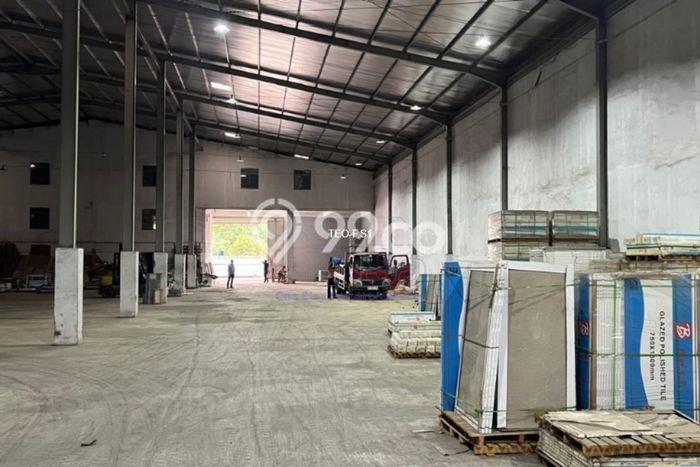 Gudang Disewa di Batam dengan LB 720m2 Area Komersial Ramai Gudang Disewa di Batam dengan LB 720m2 Area Komersial Ramai