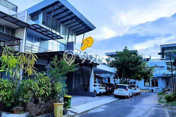 Rumah Strategis Modern Lb 200m2 di Bengkong, Batam Rumah Strategis Modern Lb 200m2 di Bengkong, Batam