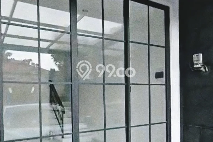 Jual Rumah Luas Megah Dengan View Cantik di Meruya, Jakarta Barat Jual Rumah Luas Megah Dengan View Cantik di Meruya, Jakarta Barat